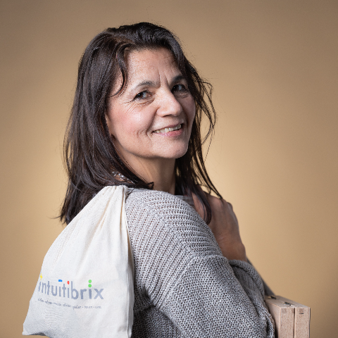 Matheangst bei Kindern überwinden: Wie Petra Wimber mit intuitibrix Zahlen greifbar macht