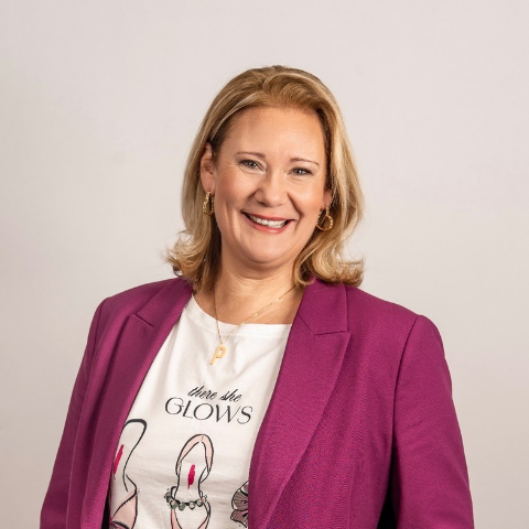 Lampenfieber überwinden: Wie Pamela Grün mit ihrer Charisma-Formel Präsenz, Stimme und Wirkung stärkt