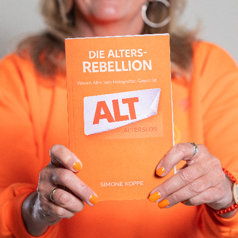 Altersrebellion statt Altersfrust: Warum Simone Koppe das Altern völlig neu denkt