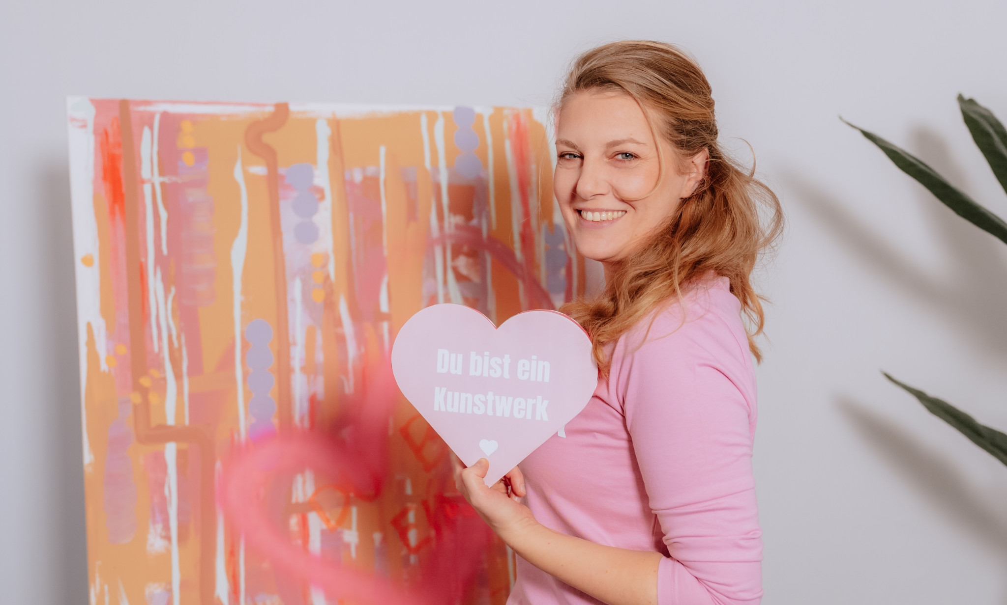 „Du bist ein Kunstwerk“: Wie Sabrina Hey mit Selbstwirksamkeit und Selbstliebe den Blick auf das eigene Leben verändert