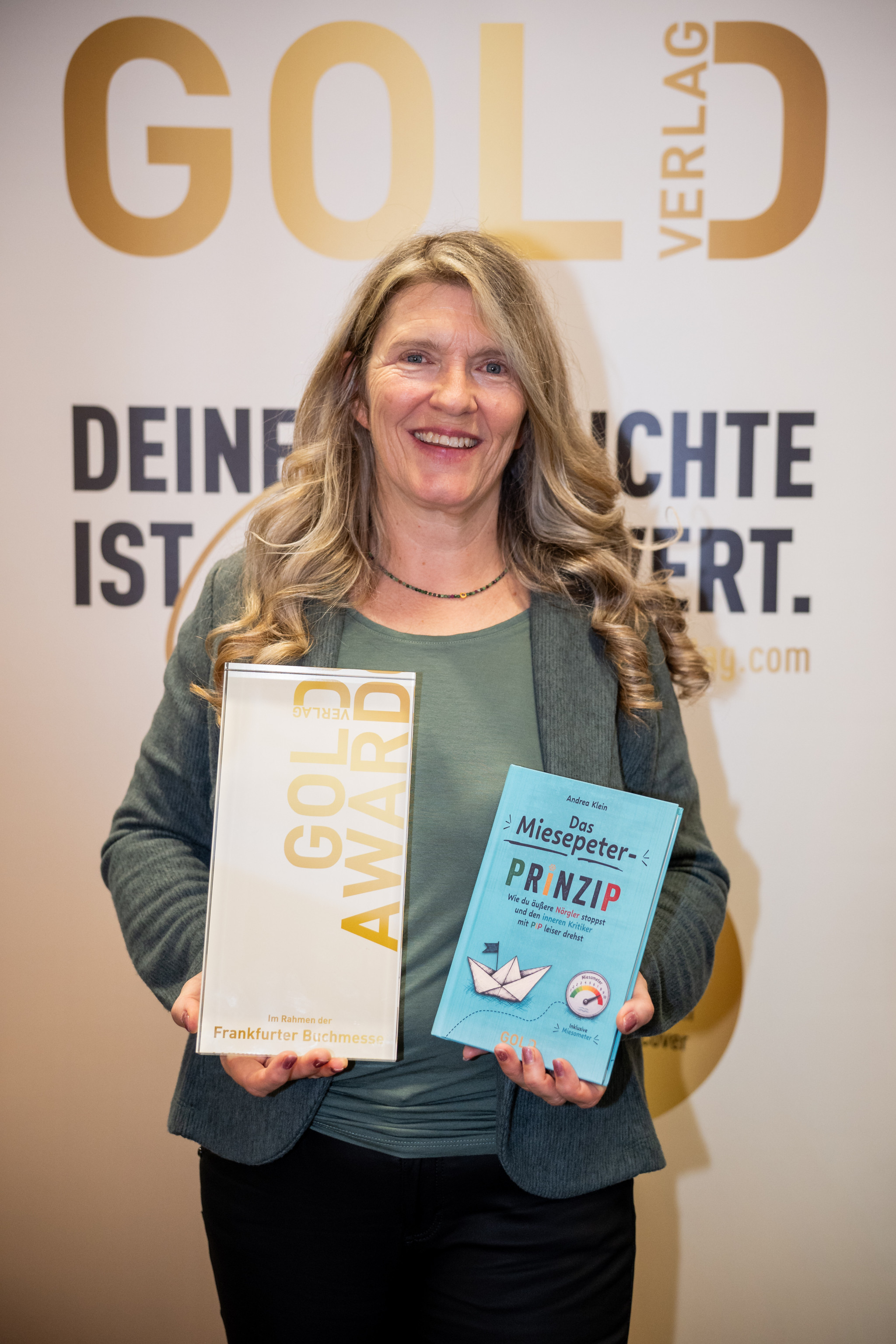 Den inneren Kritiker leiser drehen: Wie Andrea Klein mit Humor Abstand zum Katastrophenkino schafft