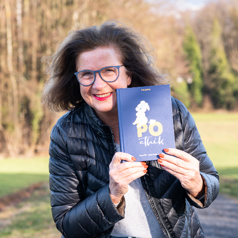 Über Darmgesundheit sprechen: Wie Christa Brühl mit „POethik“ ein Tabu aufbricht