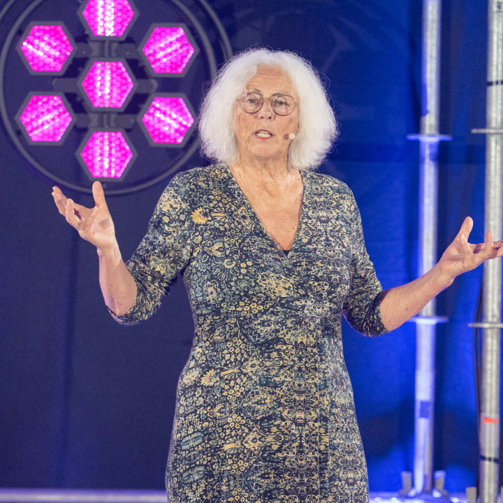 Dr. Marlies Koel
