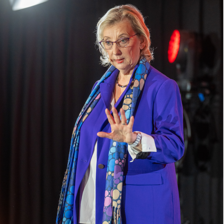 Experte:in Sieglinde Naria