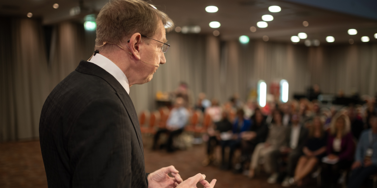 Experte:in Martin Gattung