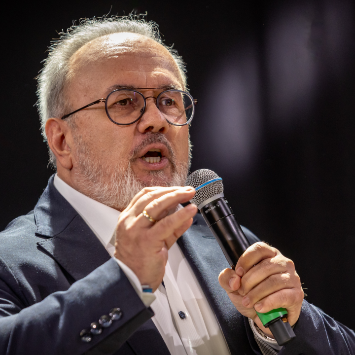 Experte:in Thomas Hüttl